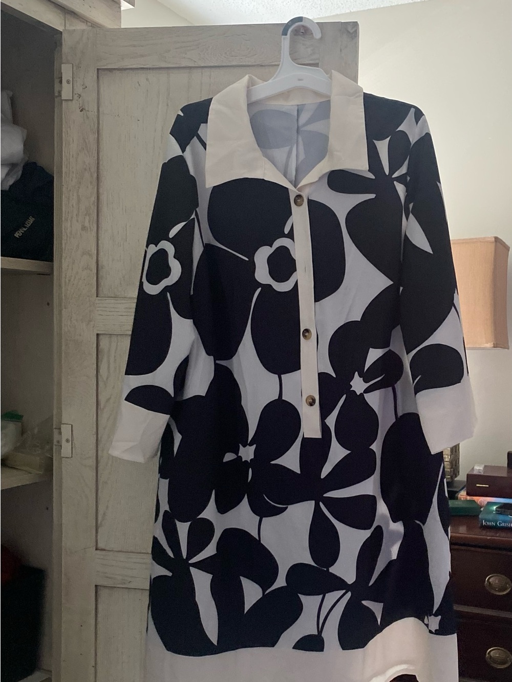 Womens Black & White Floral Tunic Top with Contrast Collar